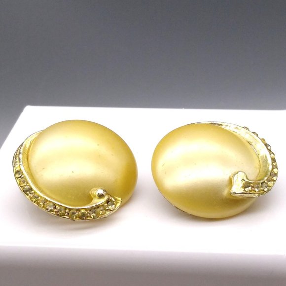 Vintage Pearl Cabochon Earrings, Gold Tone Clip On Embellished w Clear Crystals - Picture 2 of 4